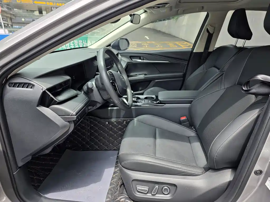 Toyota Camry 2024 2.0HGVP Luxury
