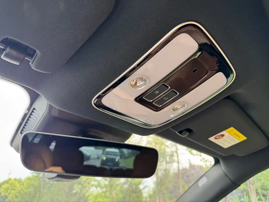 Li Auto Li ONE — миниатюра 13