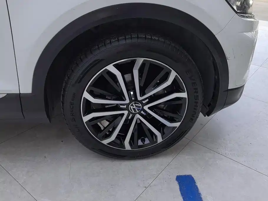 Volkswagen T-Roc — миниатюра 6