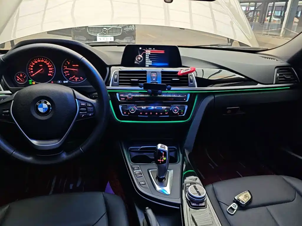 BMW 3 Series — миниатюра 13