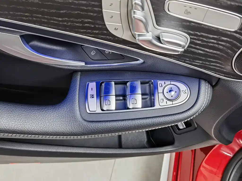 Mercedes-Benz C-Class — миниатюра 9