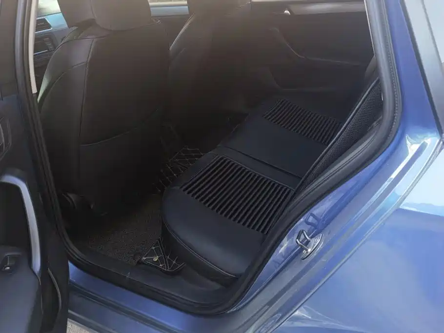 Skoda Rapid Spaceback — миниатюра 11