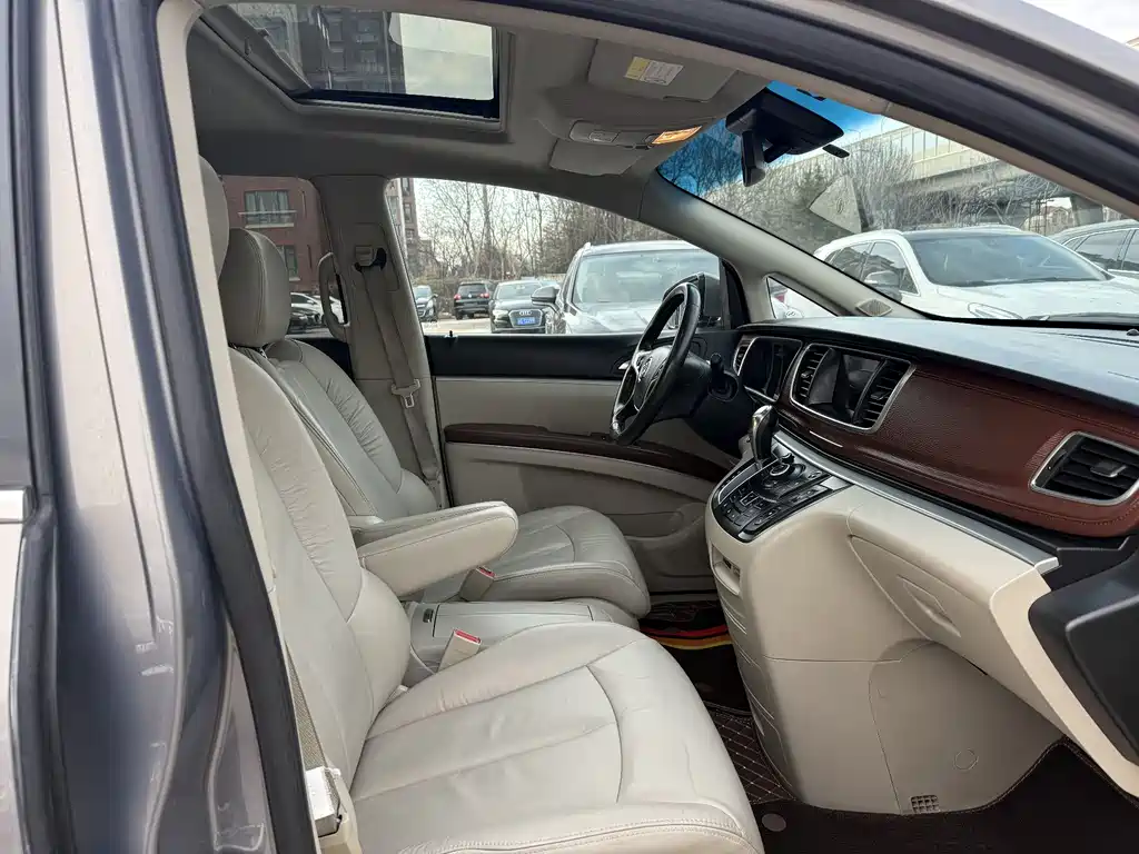 Buick GL8 2017 25S Luxury V