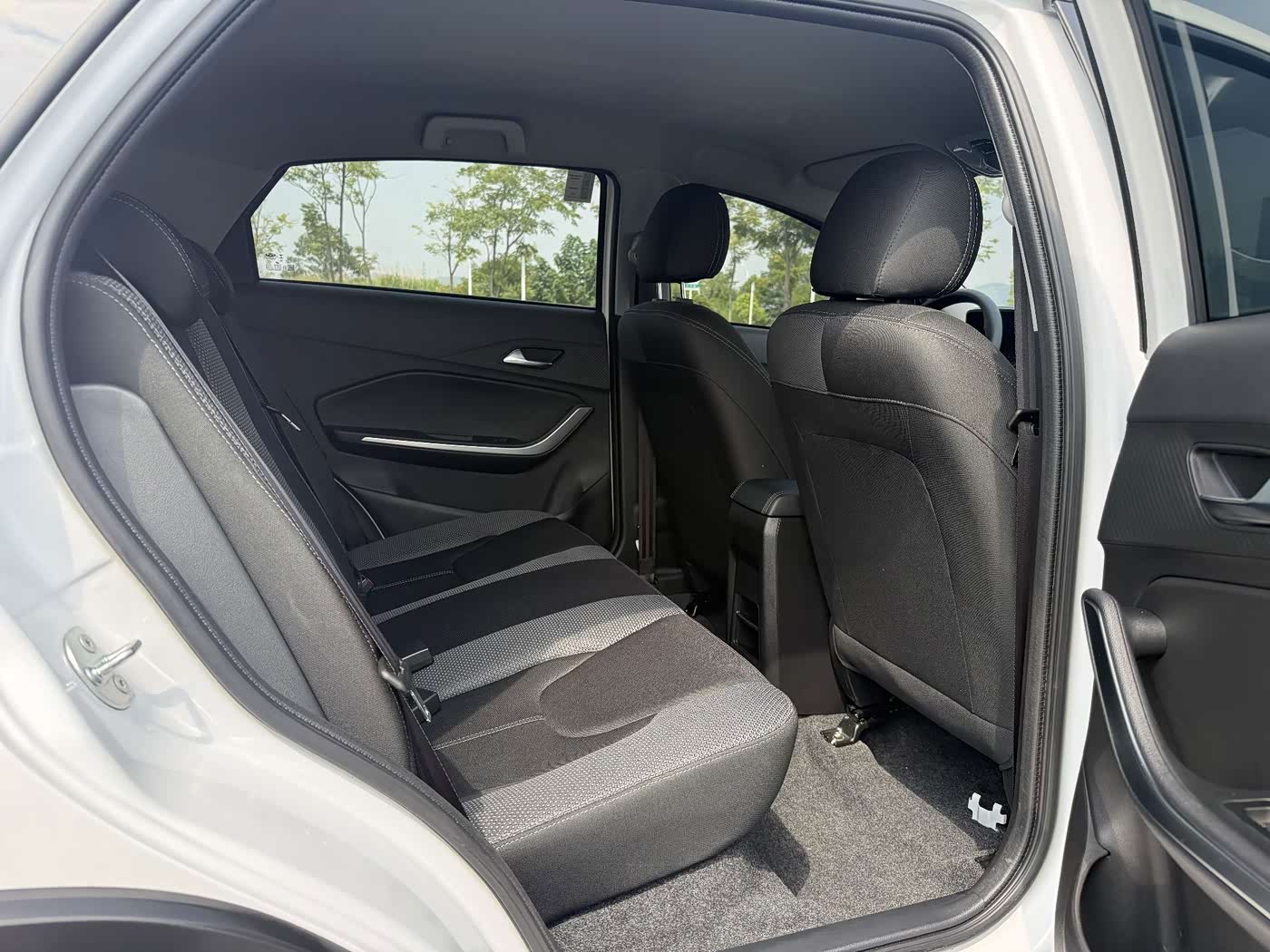 CHERY Tiggo 3x 1.5 л 2024 г. Белый, пробег 16000 км