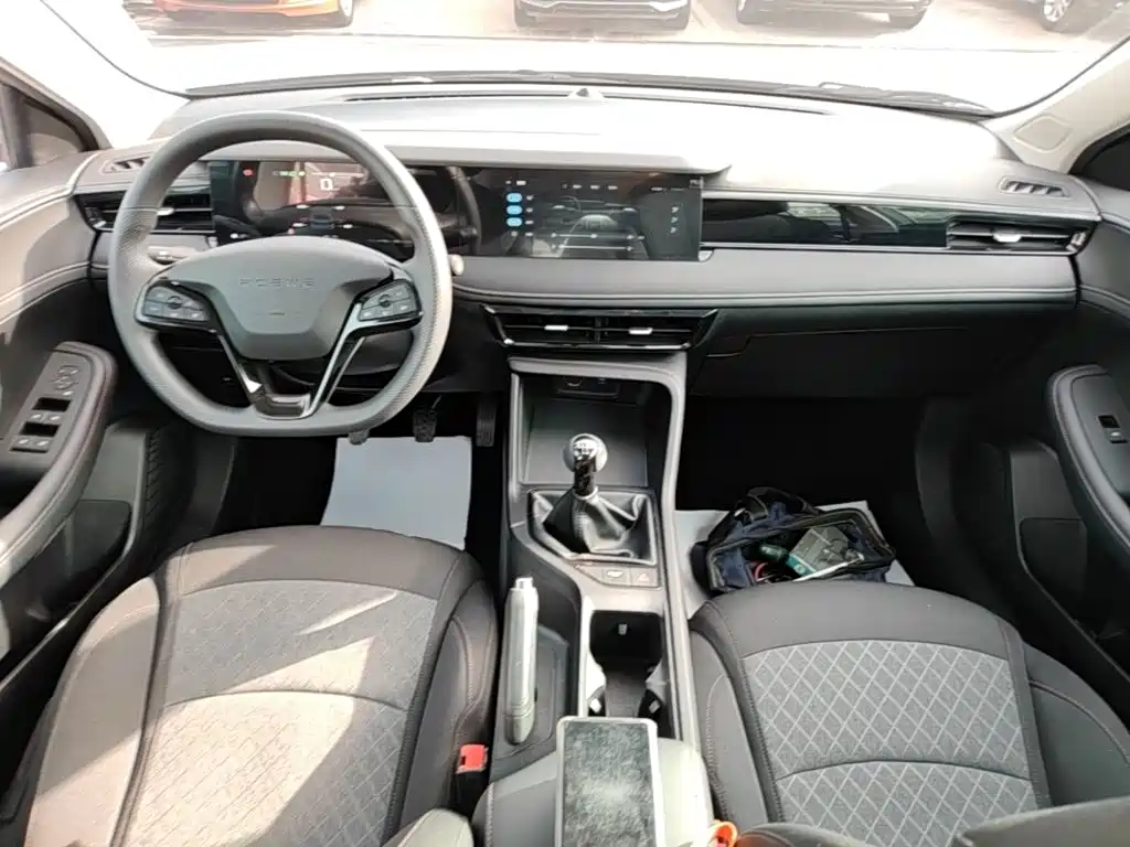 Roewe i5 — миниатюра 10