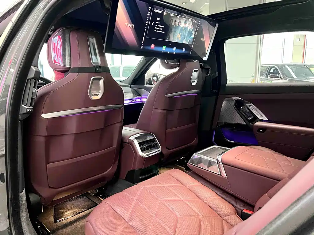 BMW i7 — миниатюра 9
