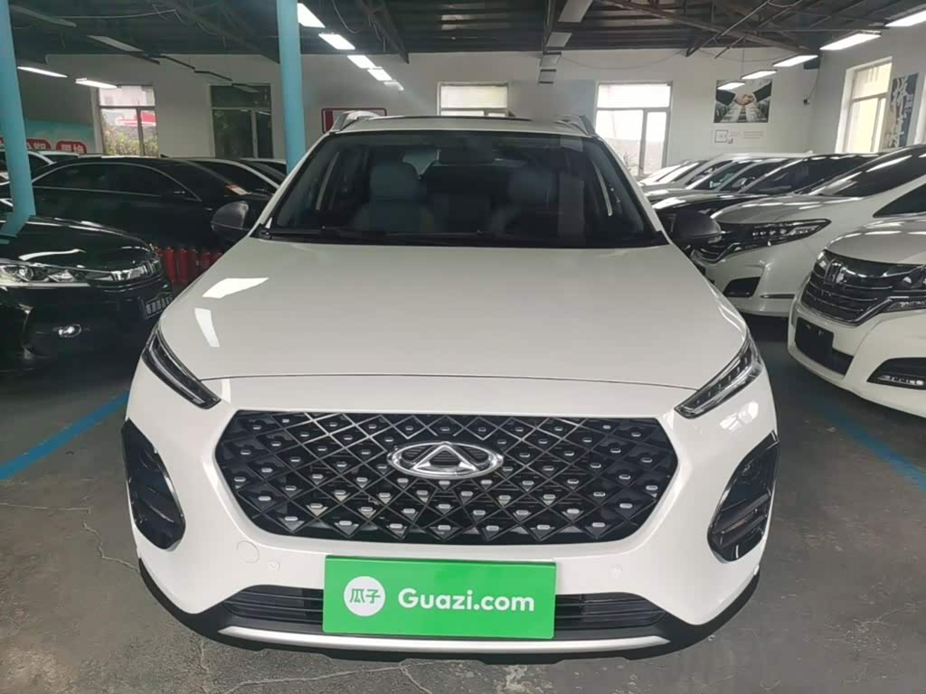 CHERY Tiggo 3x 1.5 л 2023 г. Белый, пробег 18100 км