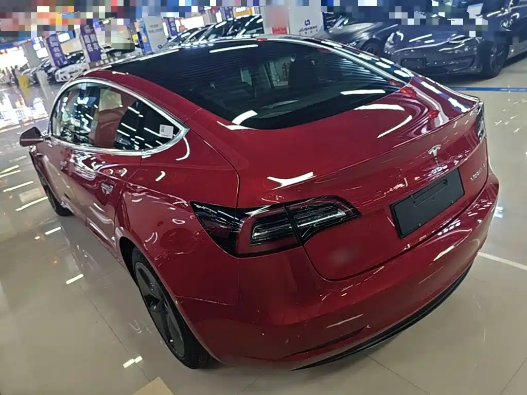 Tesla Model 3 — миниатюра 5