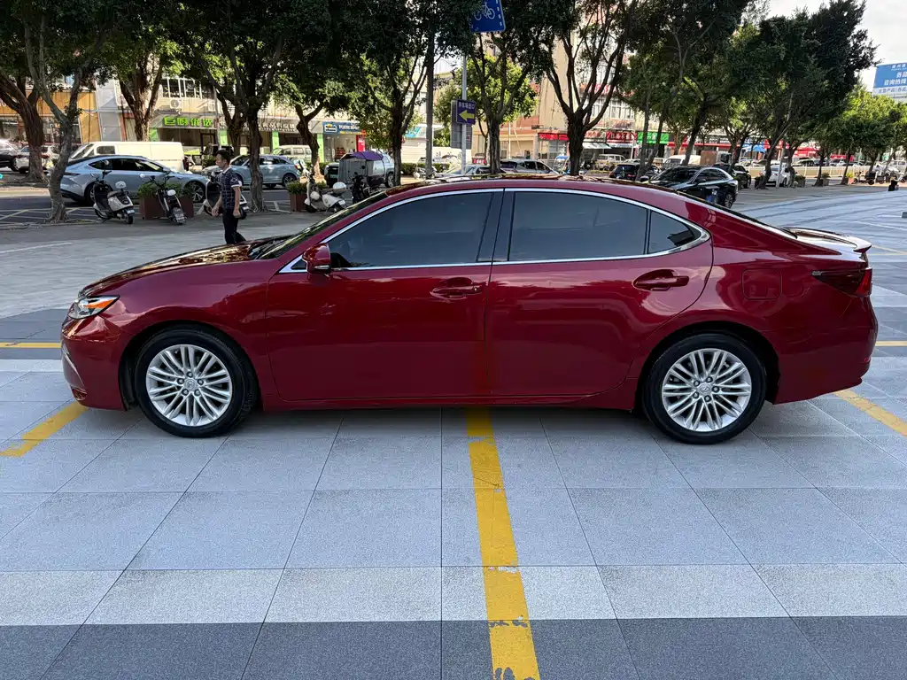 Lexus ES — миниатюра 3