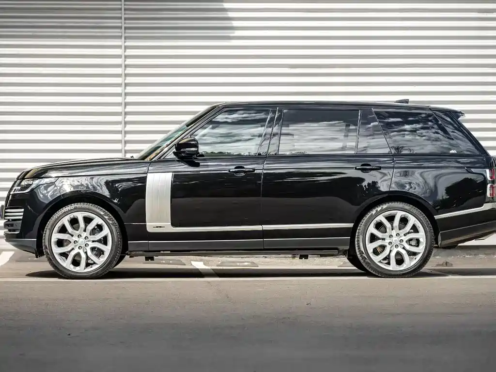 Land Rover Range Rover 2022 3.0 L6 400PS