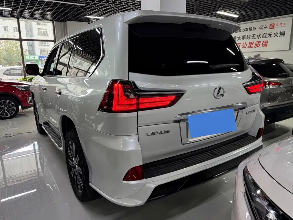 Lexus LX — миниатюра 4