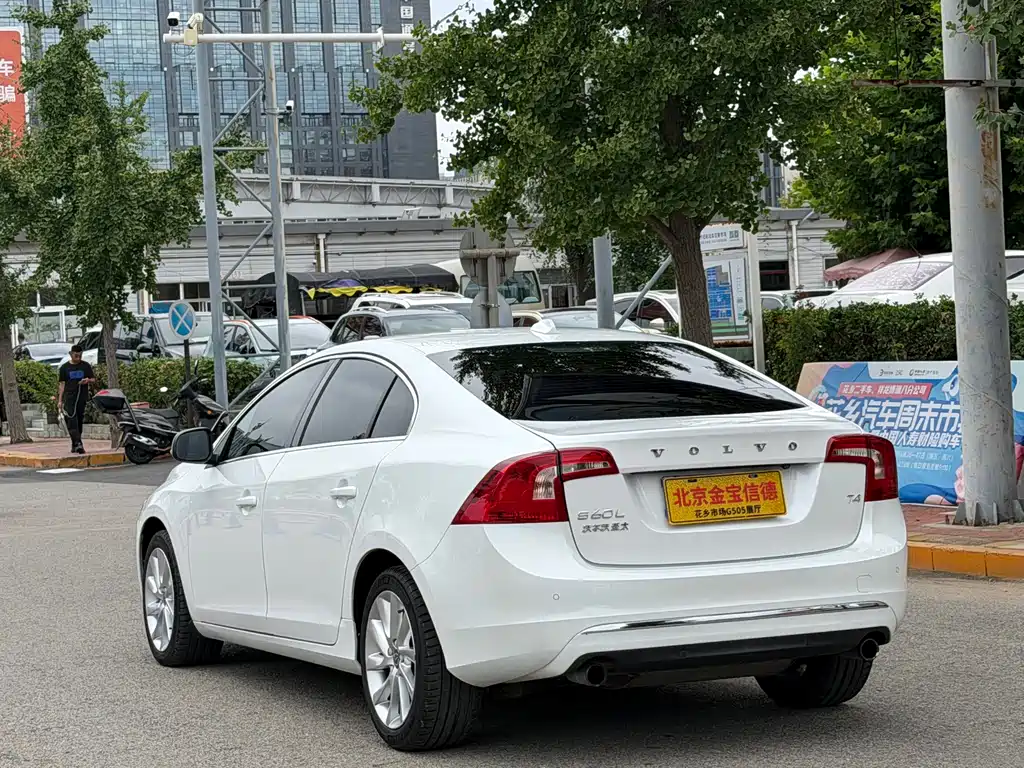 Volvo S60 — миниатюра 6