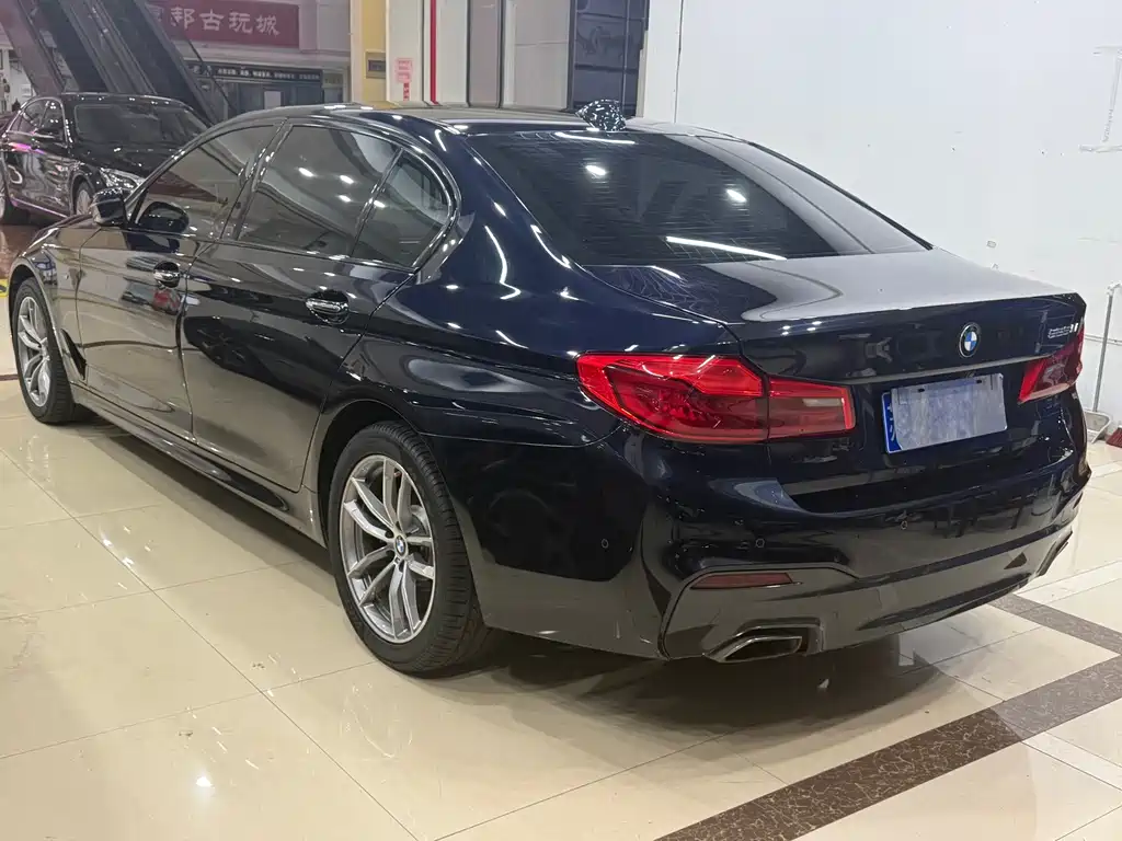 BMW 5 Series — миниатюра 2