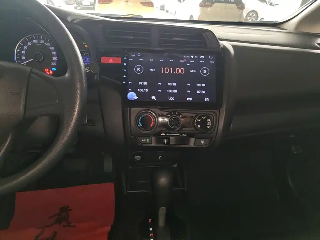 Honda Fit — миниатюра 13
