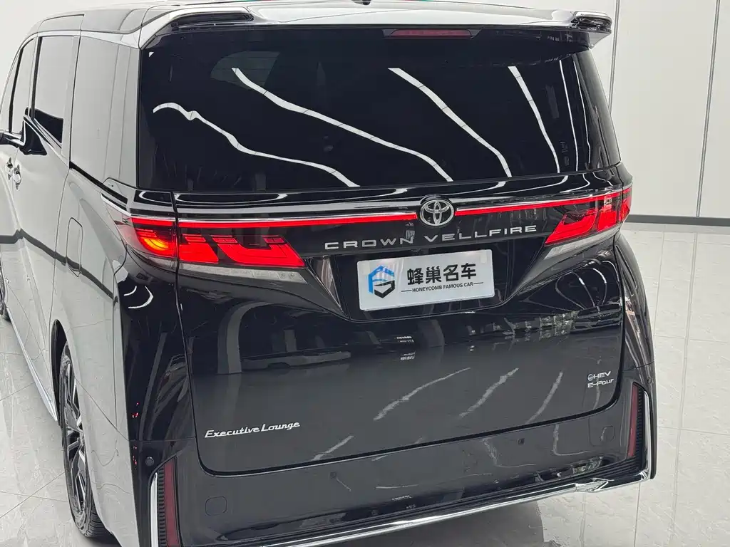 Toyota Vellfire — миниатюра 28
