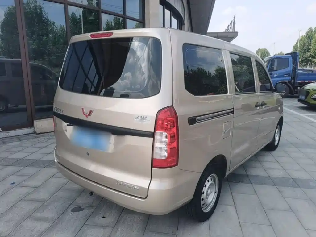 Wuling Hongguang V — миниатюра 7