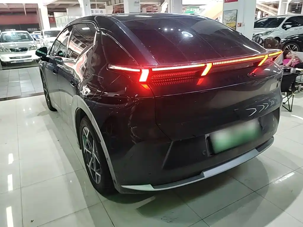 Lynk & Co Z20 — миниатюра 5
