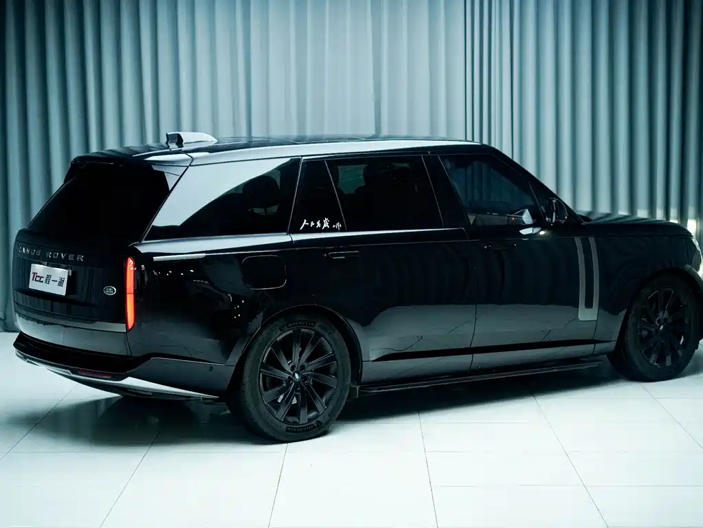 Land Rover Range Rover 2024 3.0 L6 400PS Long Wheelbase мест