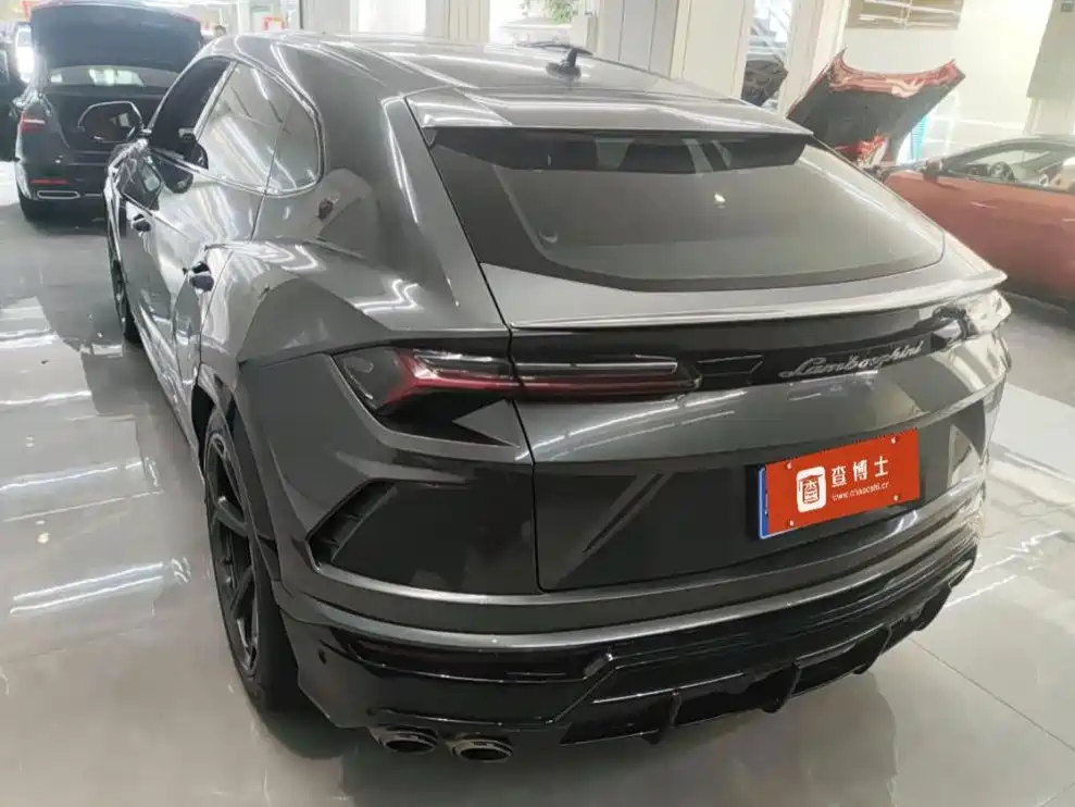 Lamborghini Urus — миниатюра 2