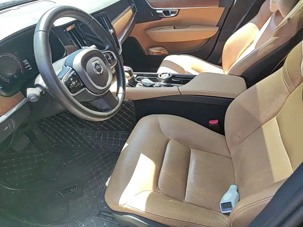 Volvo S90 — миниатюра 20