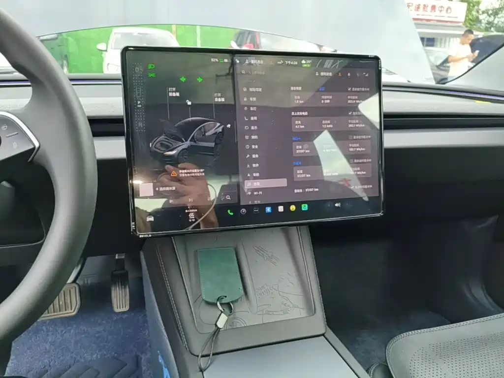 Tesla Model 3 — миниатюра 13