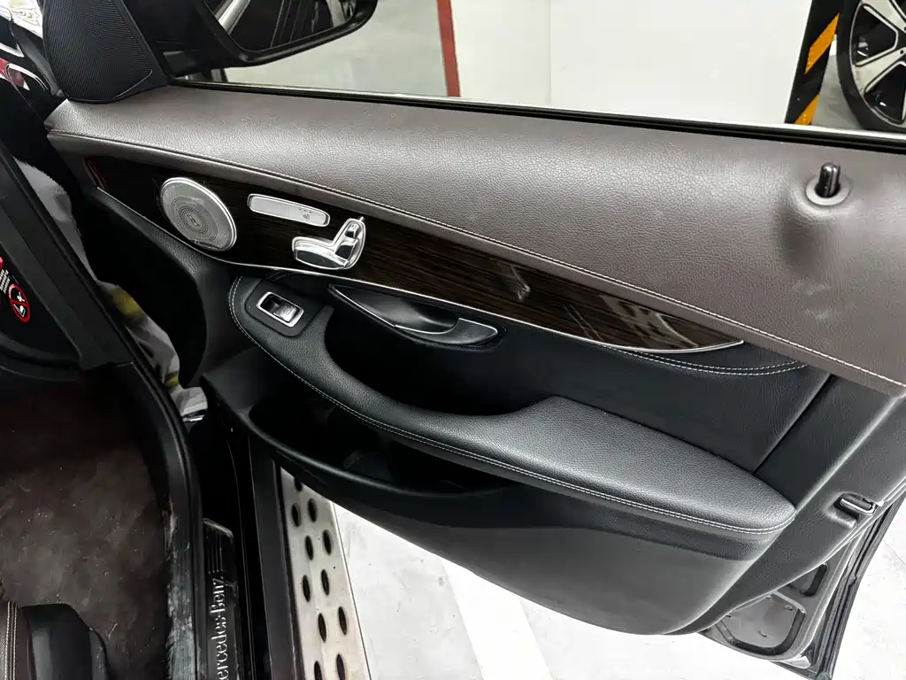 Mercedes-Benz GLC — миниатюра 12