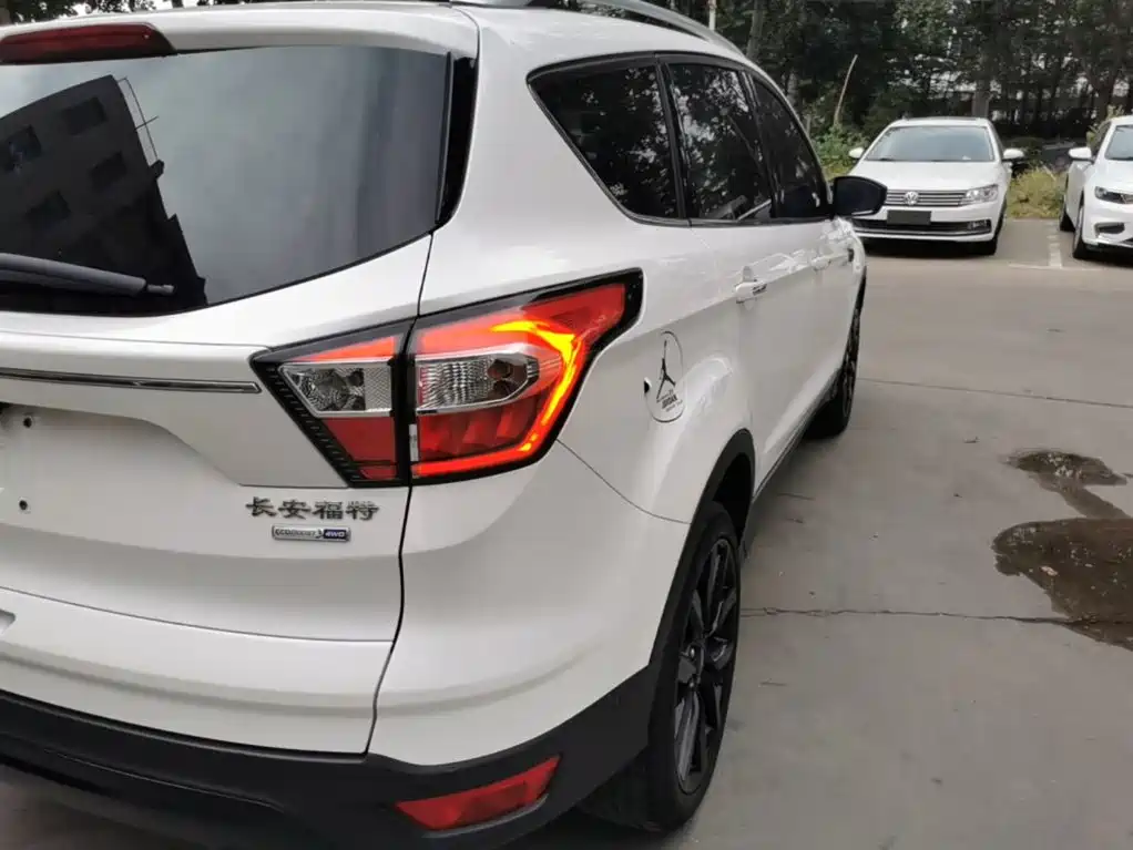 Ford Kuga — миниатюра 8