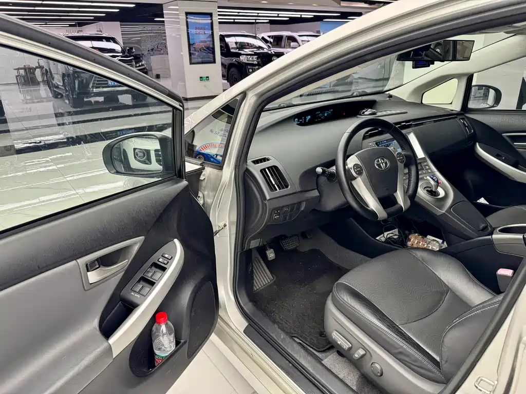Toyota Prius — миниатюра 13