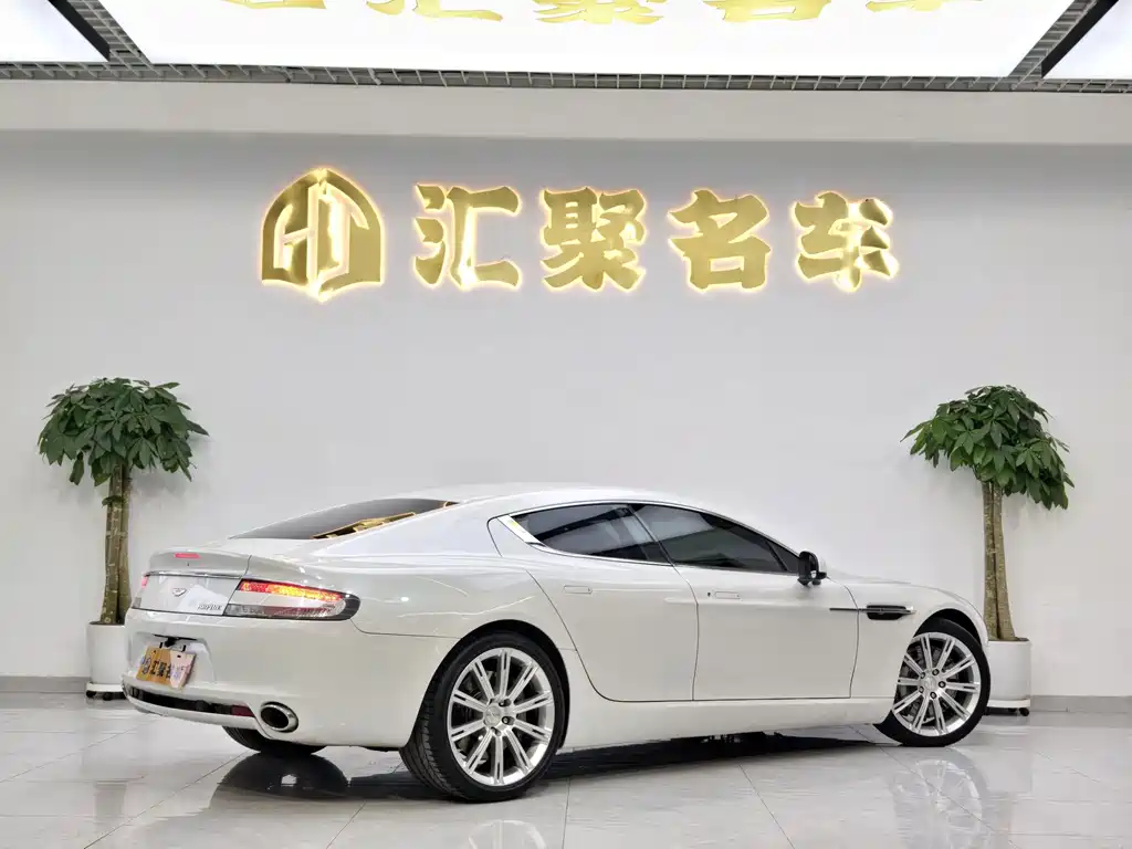 Aston Martin Rapide — миниатюра 7