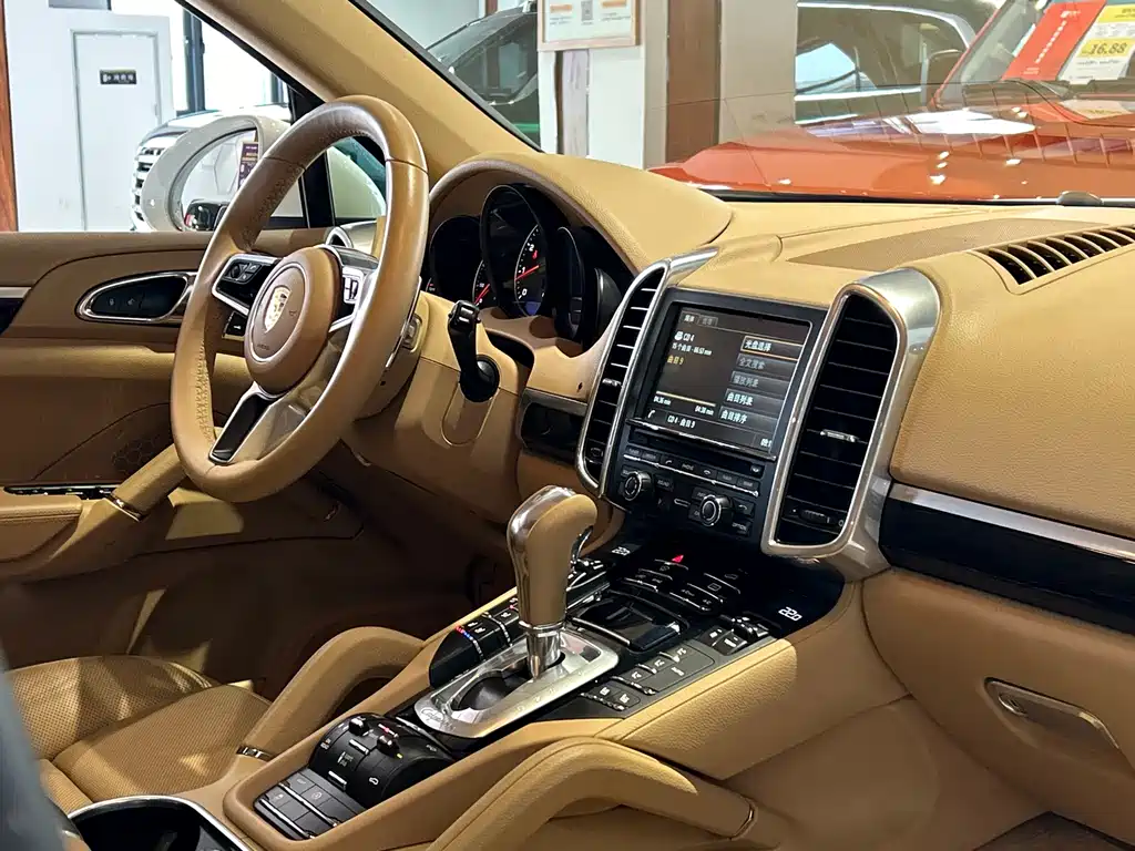 Porsche Cayenne — миниатюра 28