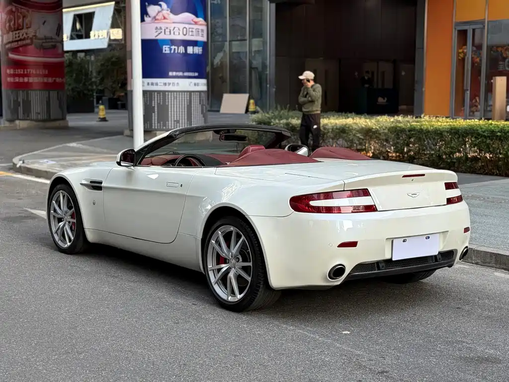 Aston Martin V8 Vantage 2012 4.7L S Roadster