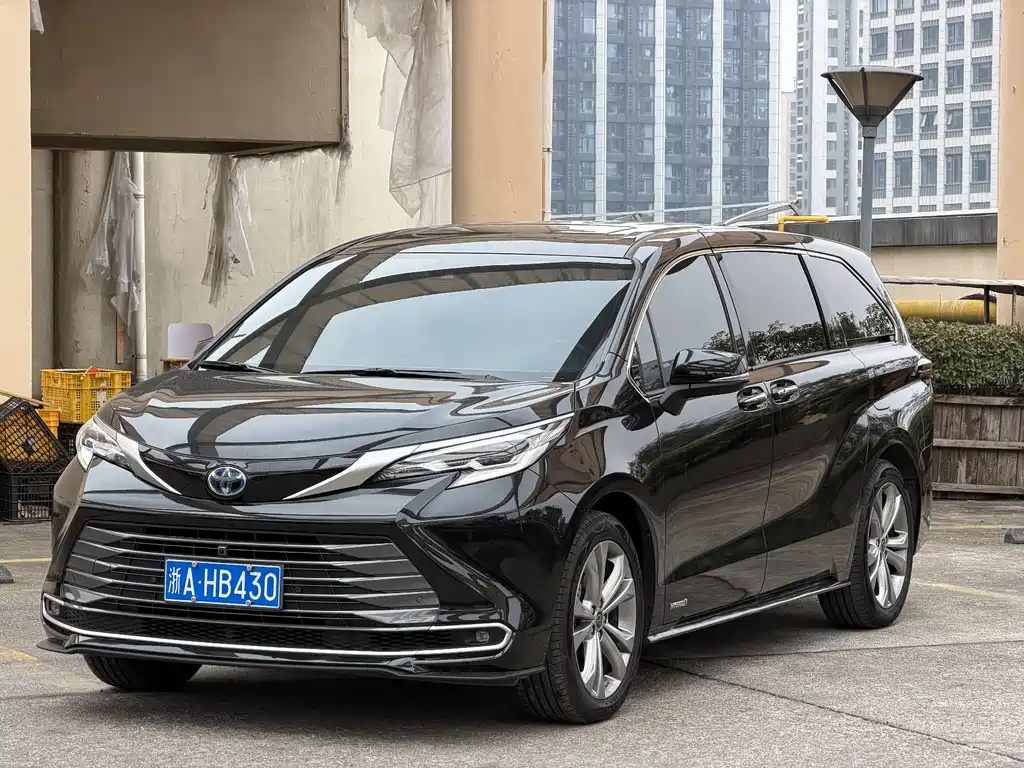 TOYOTA SIENNA