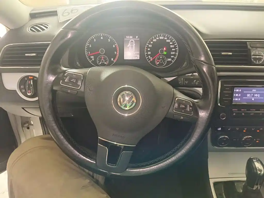 Volkswagen Passat — миниатюра 10