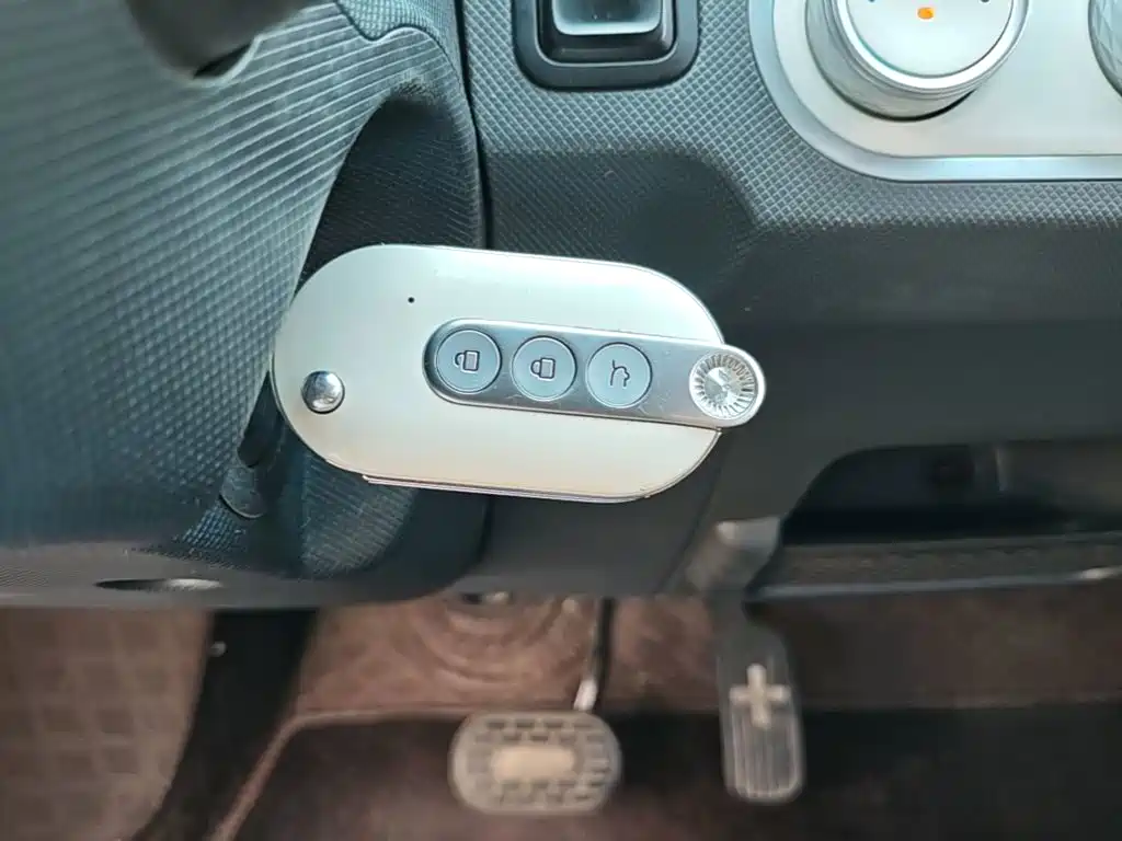 Wuling MINIEV — миниатюра 9
