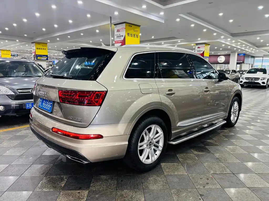 Audi Q7 — миниатюра 11