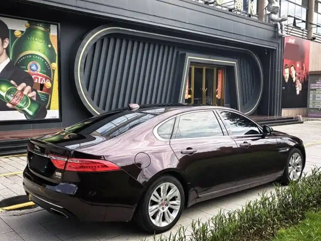 Jaguar XFL — миниатюра 6