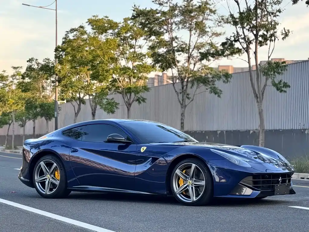 Ferrari F12berlinetta 2013 6.3L