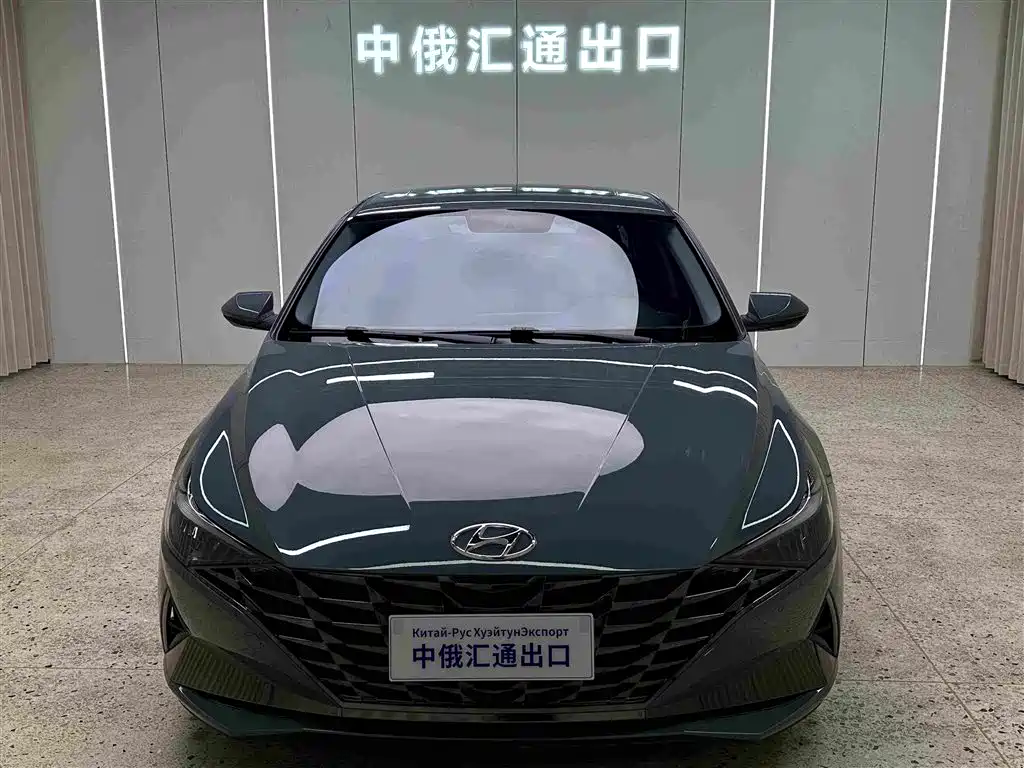 Hyundai Elantra — миниатюра 3