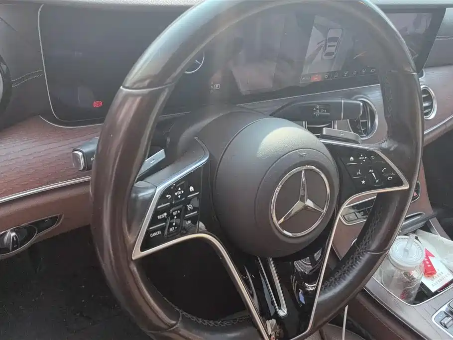 MERCEDES-BENZ E CLASS