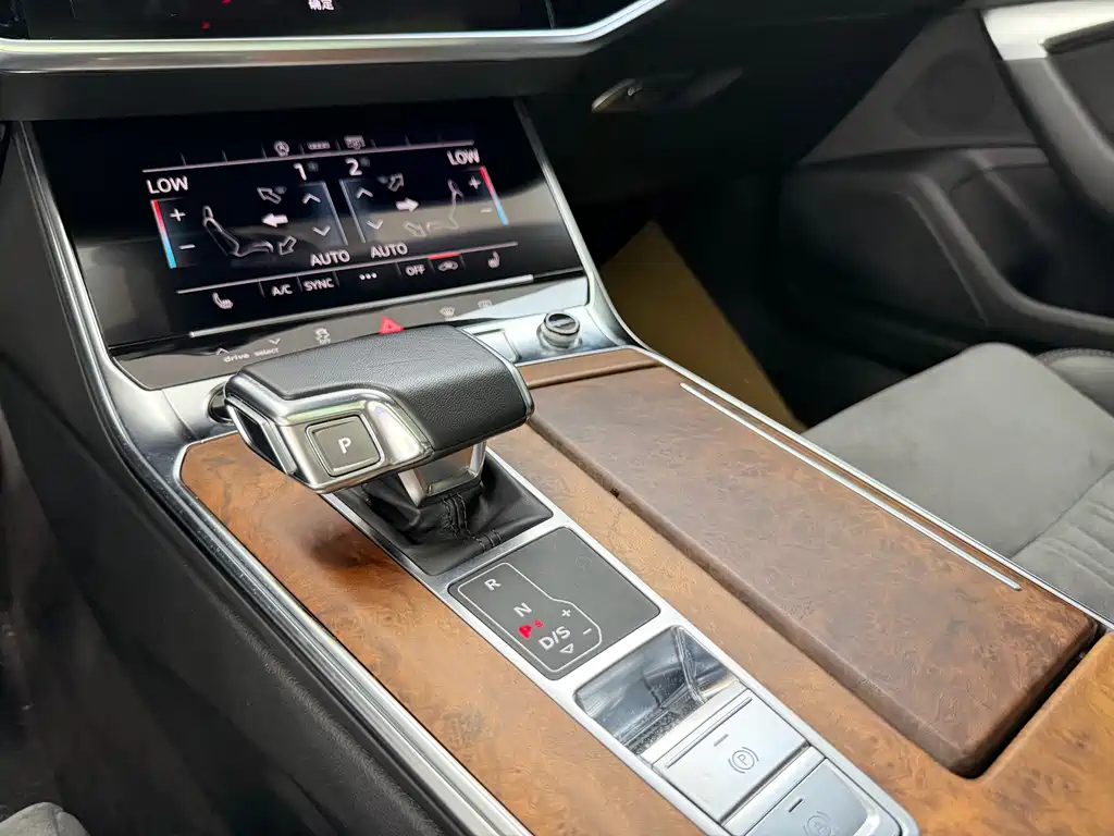 Audi A6L 2023 45 TFSI quattro Premium