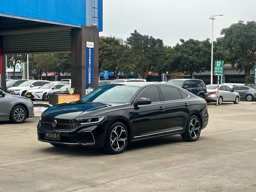 Volkswagen Passat 2025