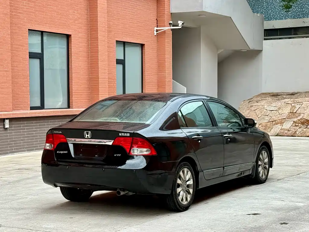 Honda Civic — миниатюра 4