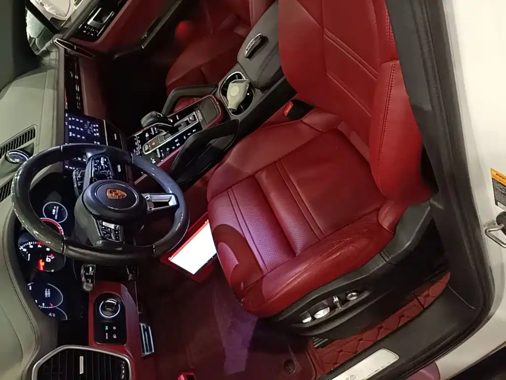 Porsche Cayenne — миниатюра 15