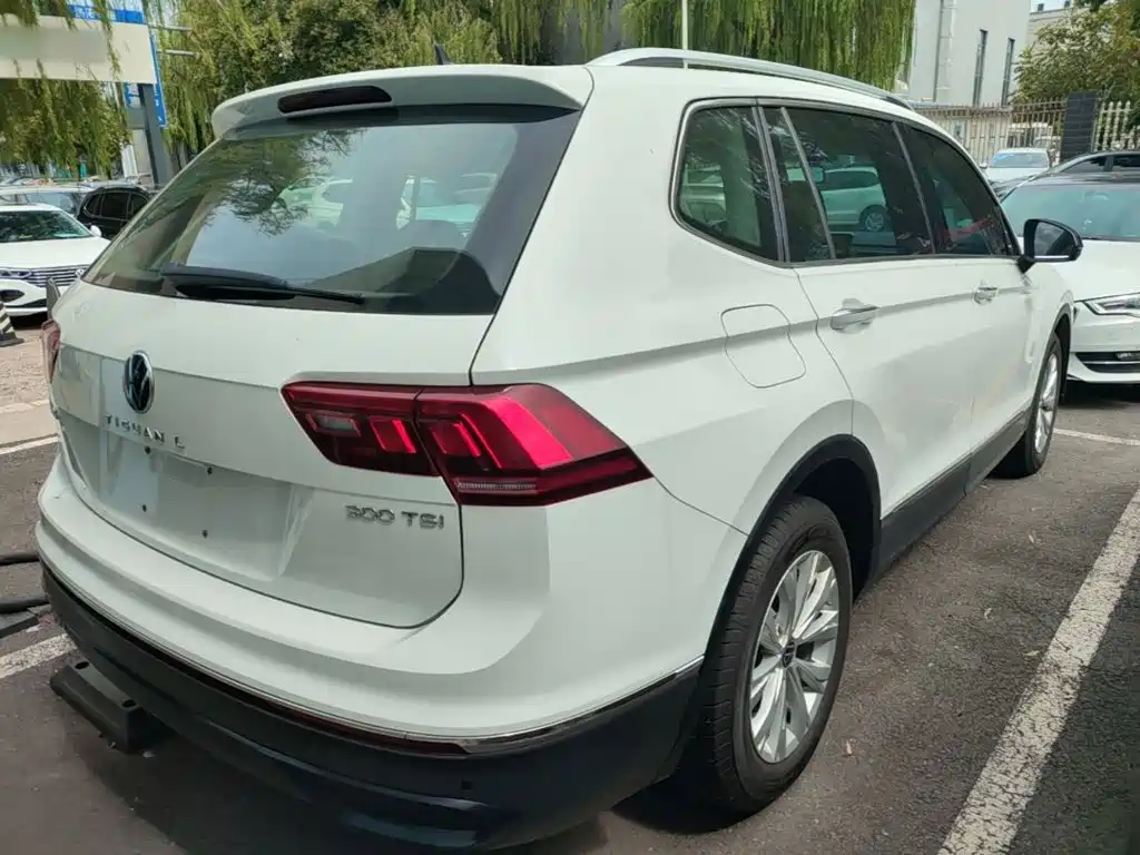 Volkswagen Tiguan L — миниатюра 7