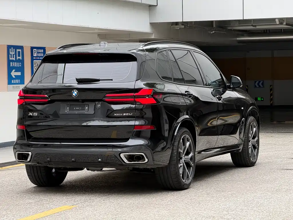 BMW X5 2026 xDrive 30Li Premium M Sport