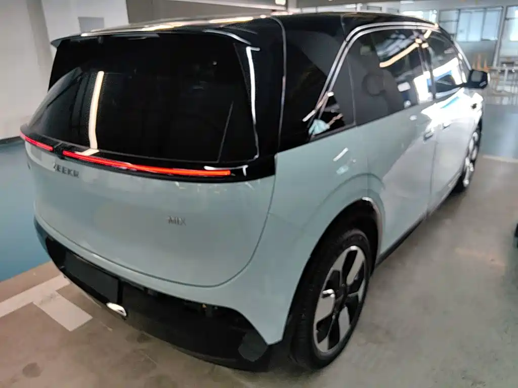 Zeekr MIX — миниатюра 7