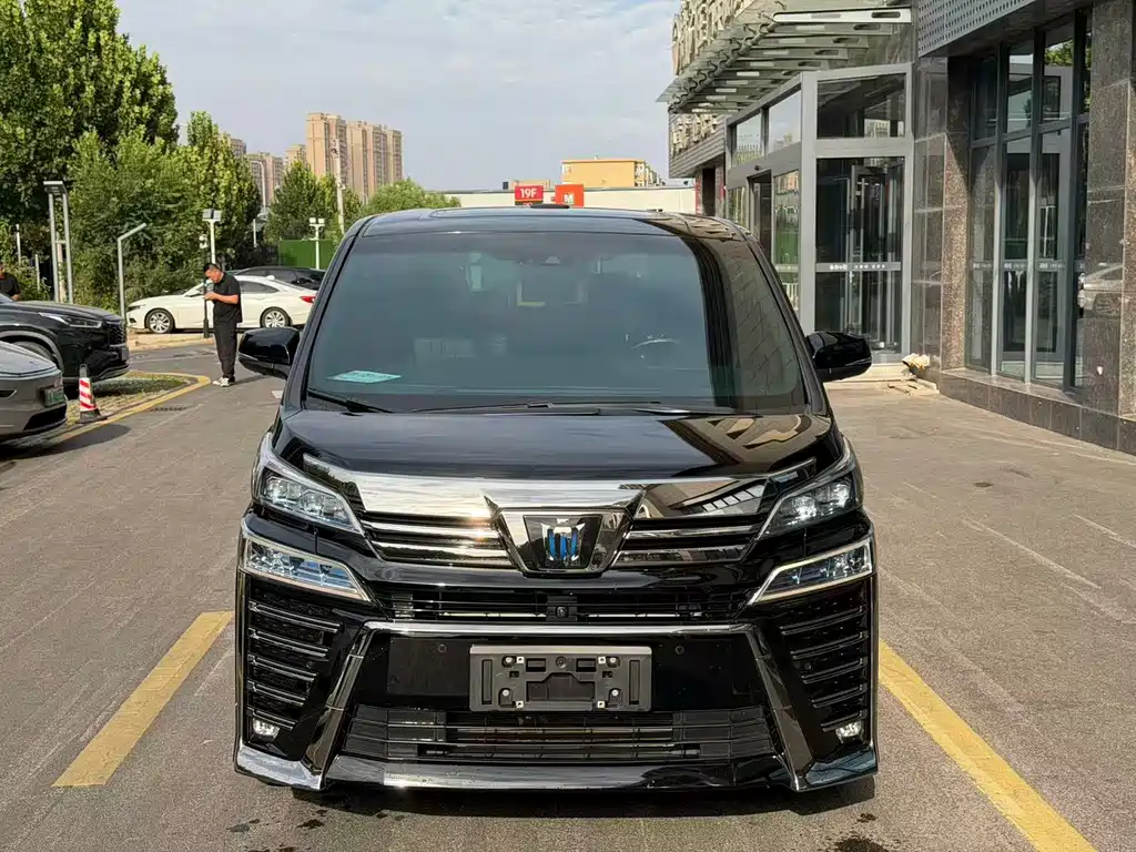 Toyota Vellfire — миниатюра 2