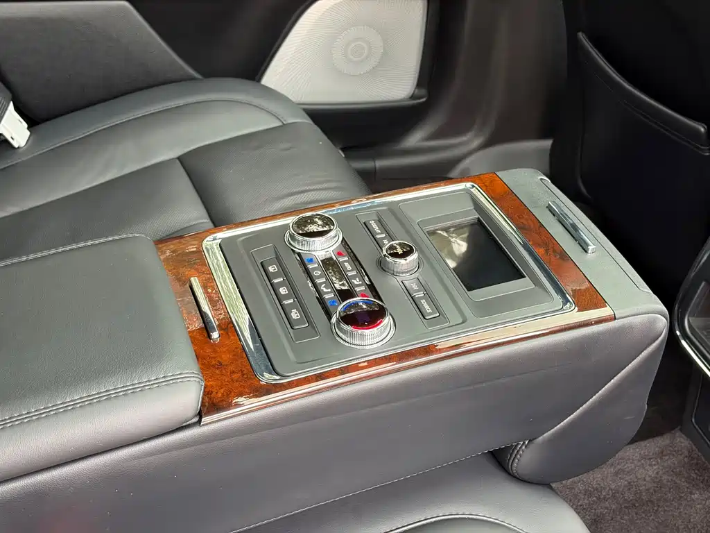 Lincoln Continental — миниатюра 30