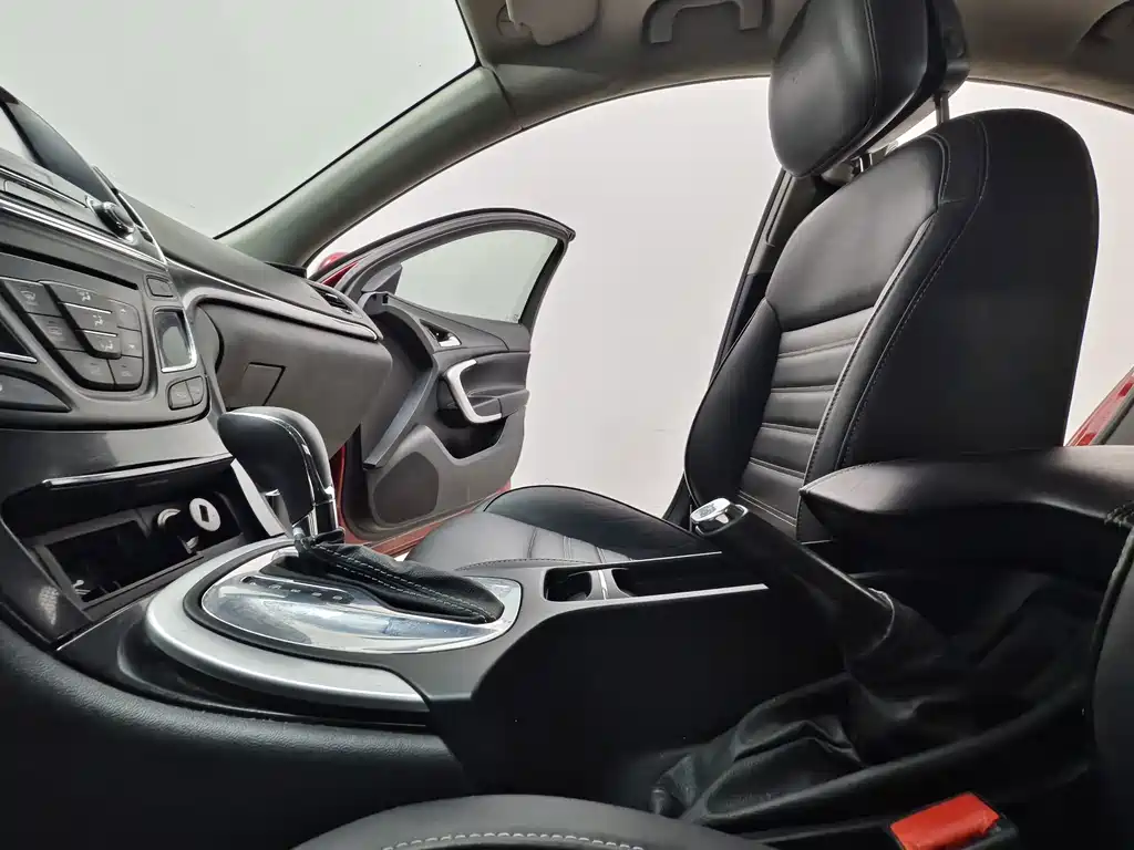 Buick Regal — миниатюра 12
