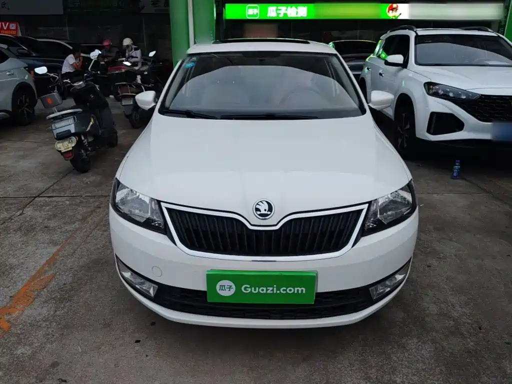 Skoda Rapid — миниатюра 3